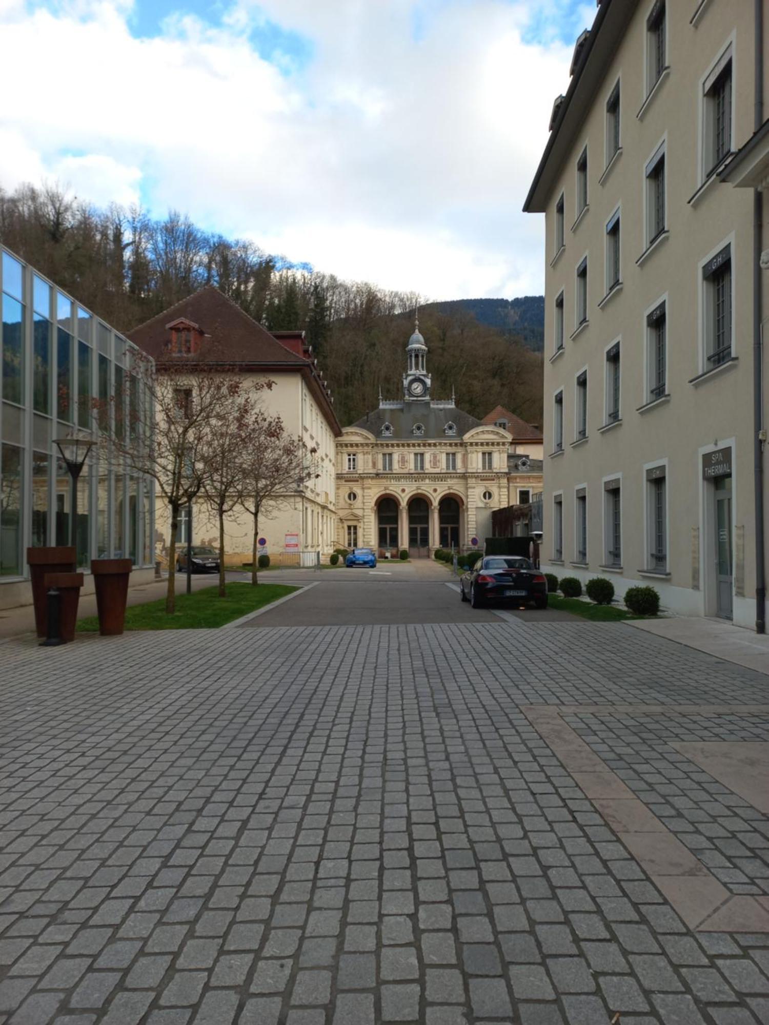 Residence Du Parc Saint-Martin-dʼUriage 外观 照片